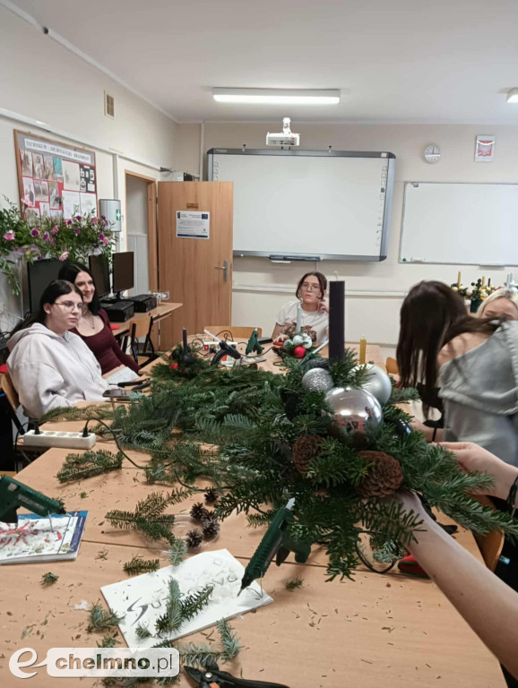 Świąteczne stroiki w klimacie „eko-glam”