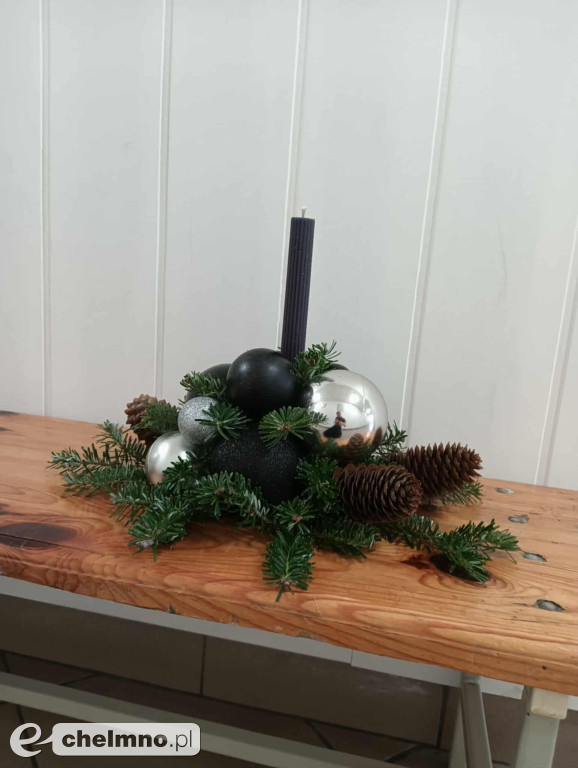 Świąteczne stroiki w klimacie „eko-glam”