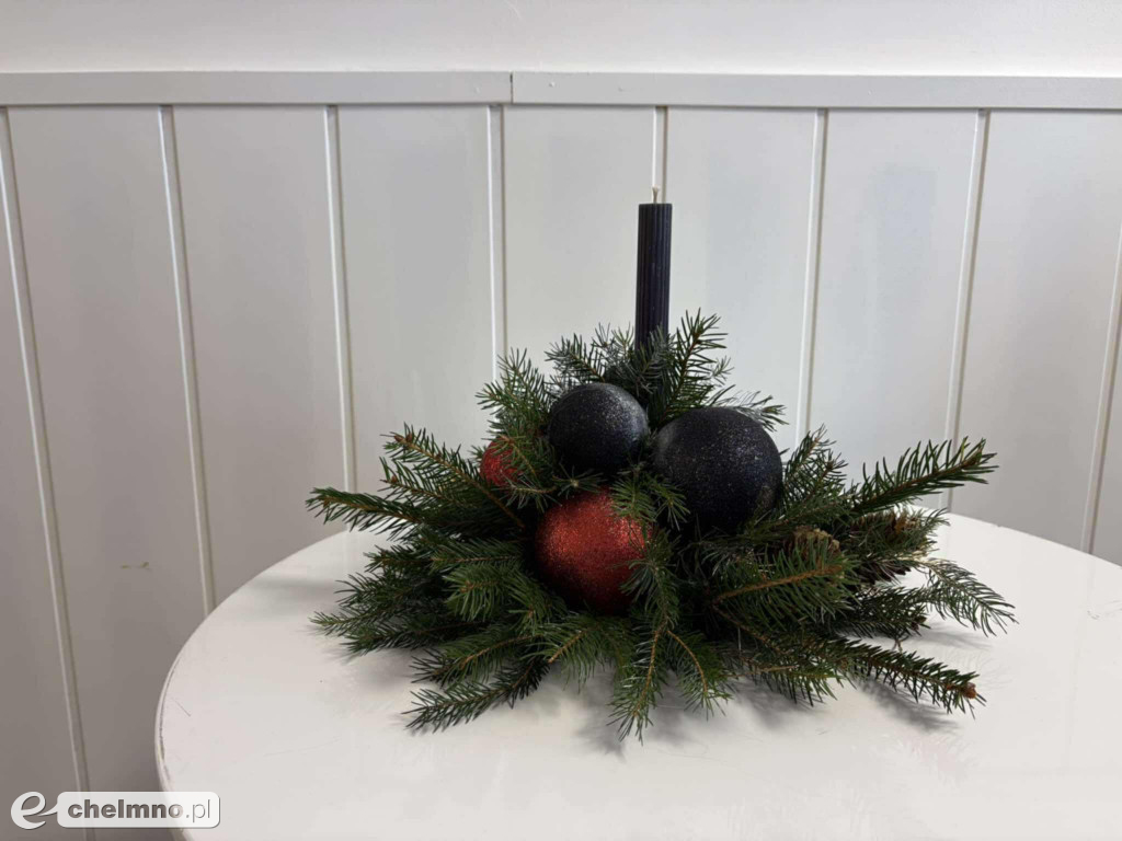 Świąteczne stroiki w klimacie „eko-glam”