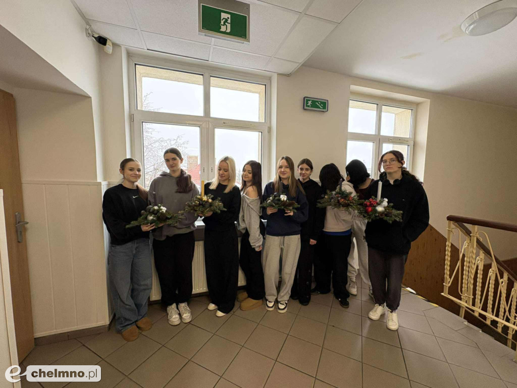 Świąteczne stroiki w klimacie „eko-glam”