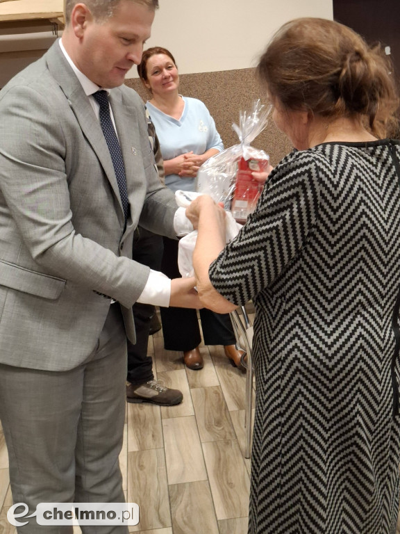 Sympatyczny czas spędzony z seniorami