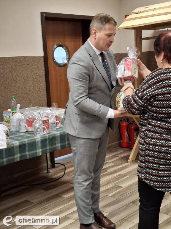 Sympatyczny czas spędzony z seniorami