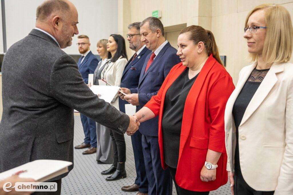 Urzędnicy złożyli ślubowanie