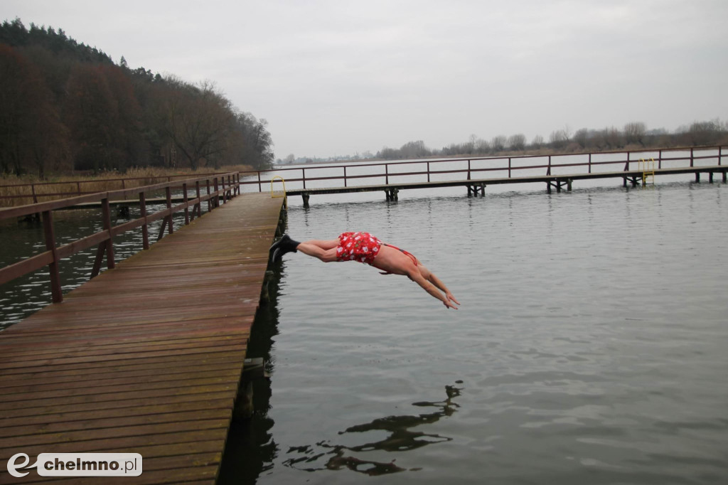 Mikołajkowe morsowanie nad Jeziorem Starogrodzkim