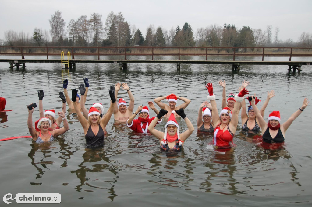 Mikołajkowe morsowanie nad Jeziorem Starogrodzkim