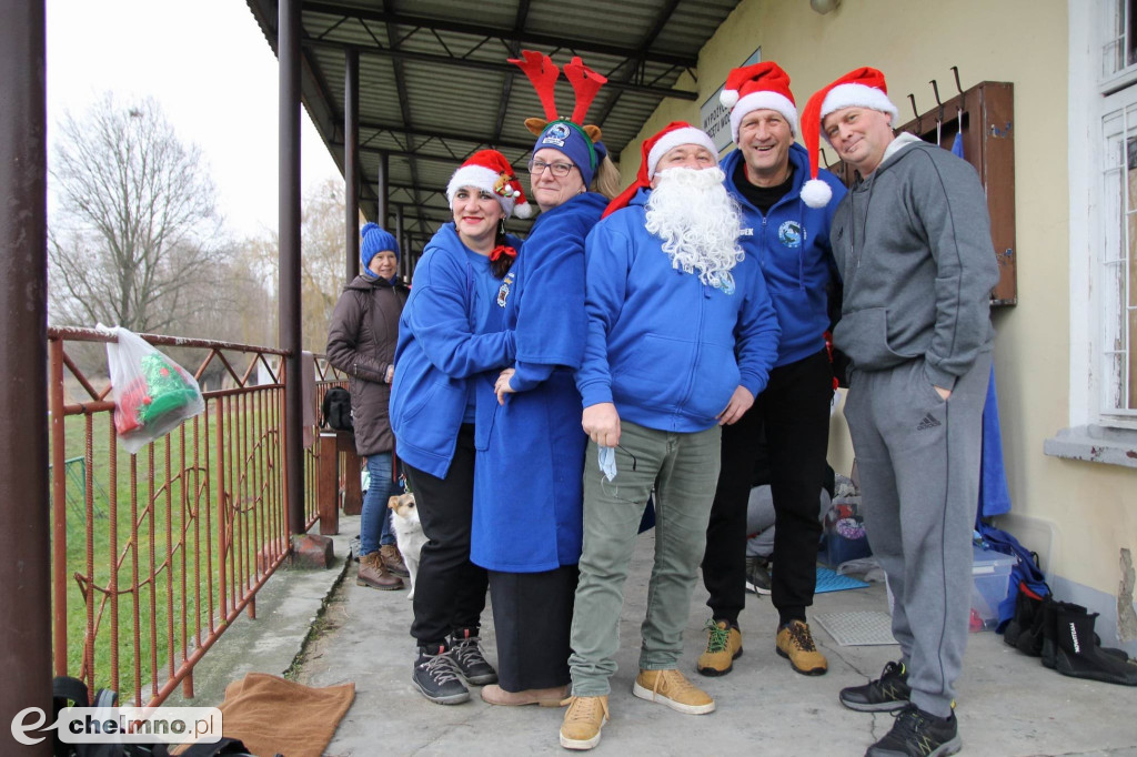 Mikołajkowe morsowanie nad Jeziorem Starogrodzkim