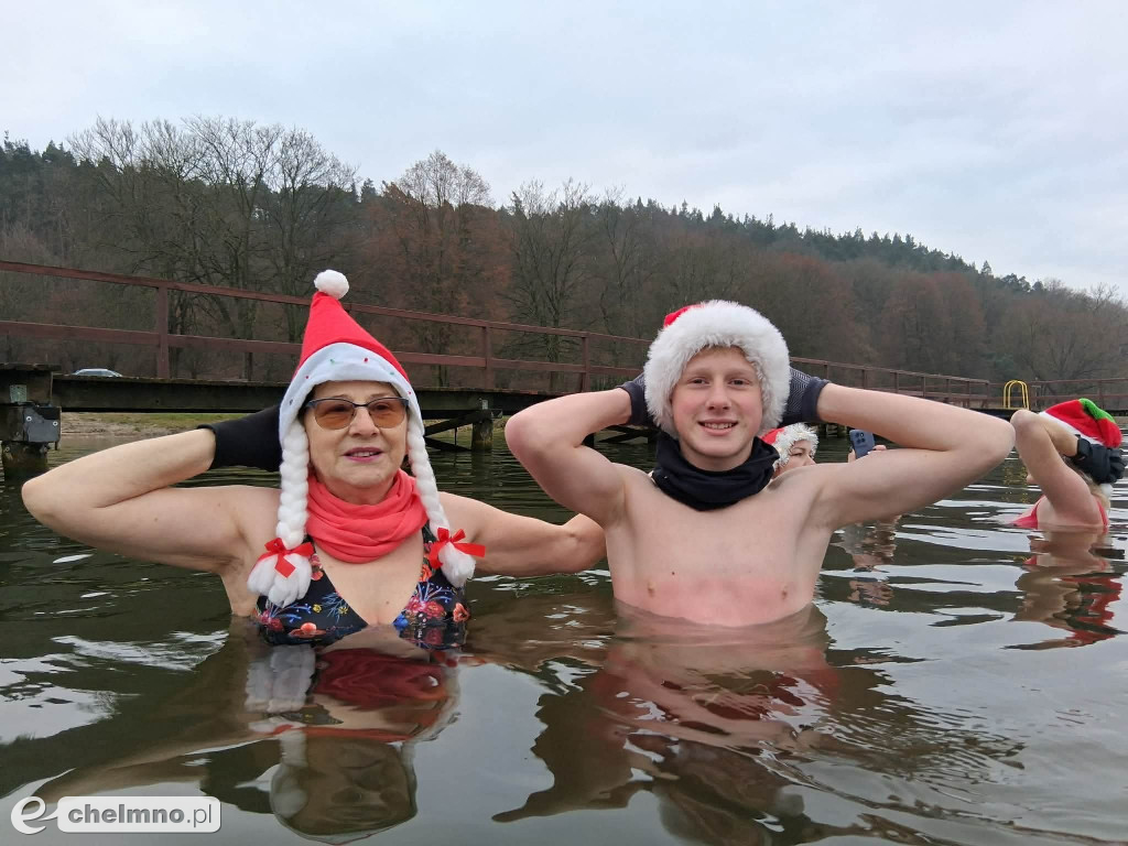 Mikołajkowe morsowanie nad Jeziorem Starogrodzkim