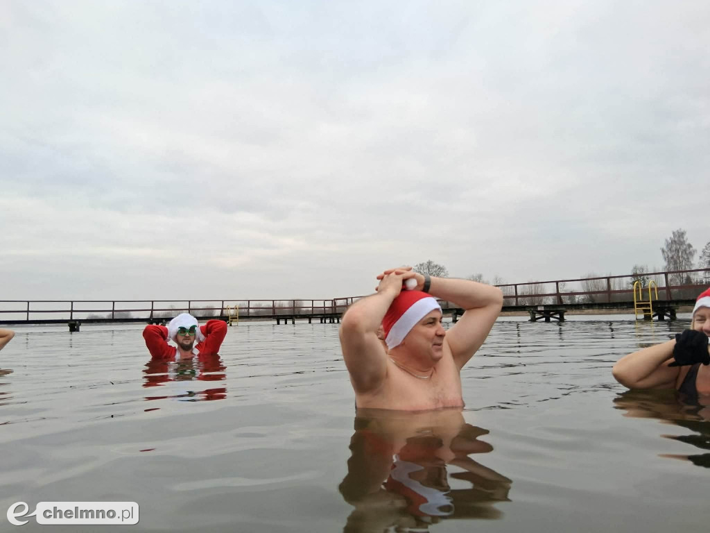Mikołajkowe morsowanie nad Jeziorem Starogrodzkim