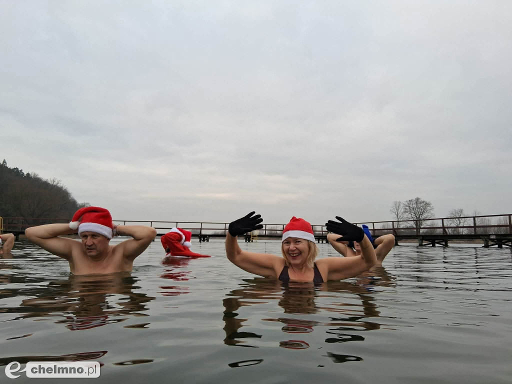 Mikołajkowe morsowanie nad Jeziorem Starogrodzkim