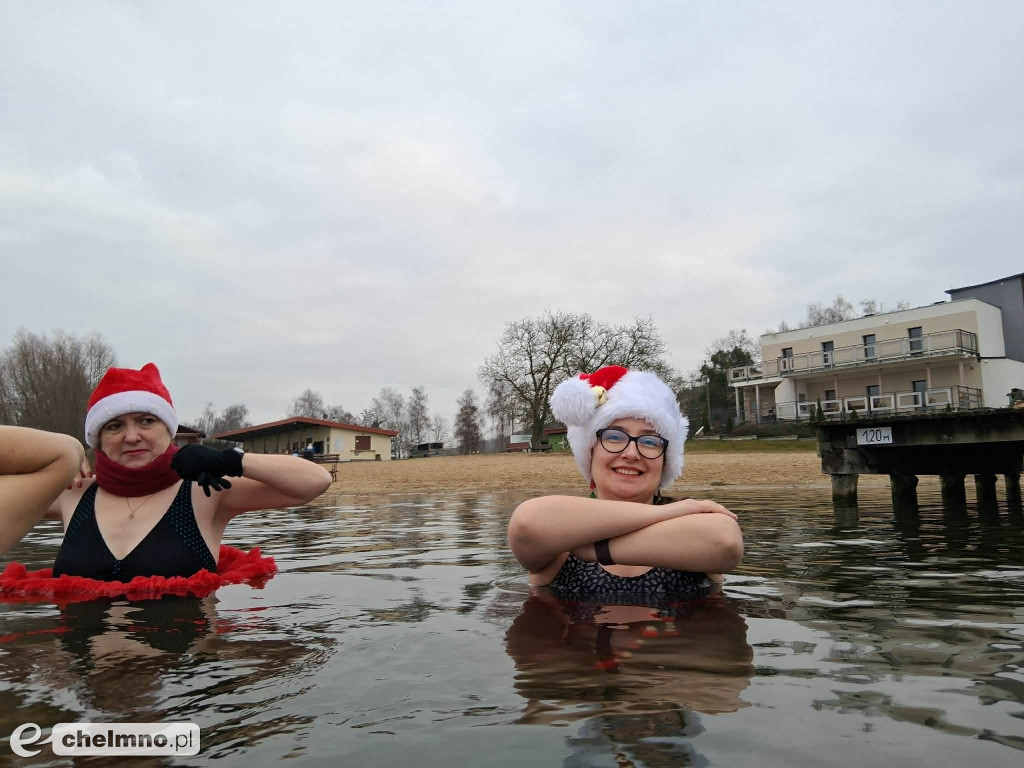 Mikołajkowe morsowanie nad Jeziorem Starogrodzkim