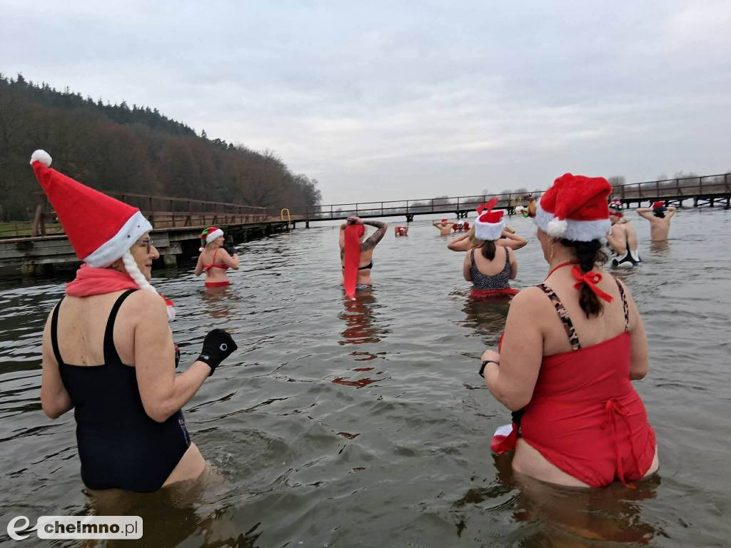 Mikołajkowe morsowanie nad Jeziorem Starogrodzkim
