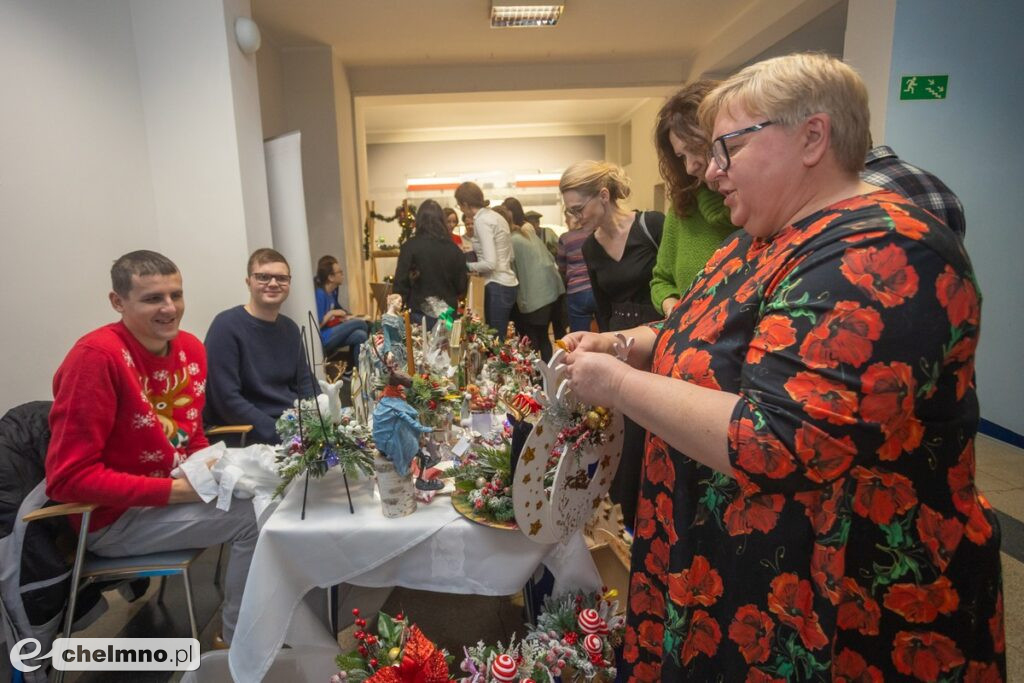 Przedsmak Bożego Narodzenia na wystawie rękodzieła