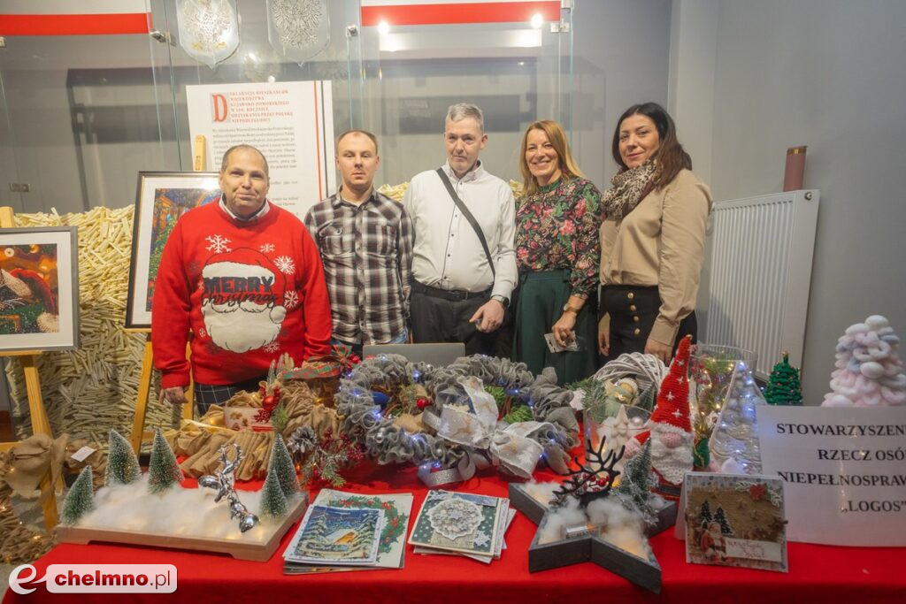 Przedsmak Bożego Narodzenia na wystawie rękodzieła