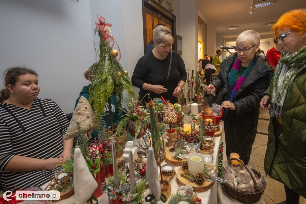 Przedsmak Bożego Narodzenia na wystawie rękodzieła