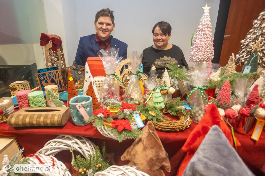 Przedsmak Bożego Narodzenia na wystawie rękodzieła