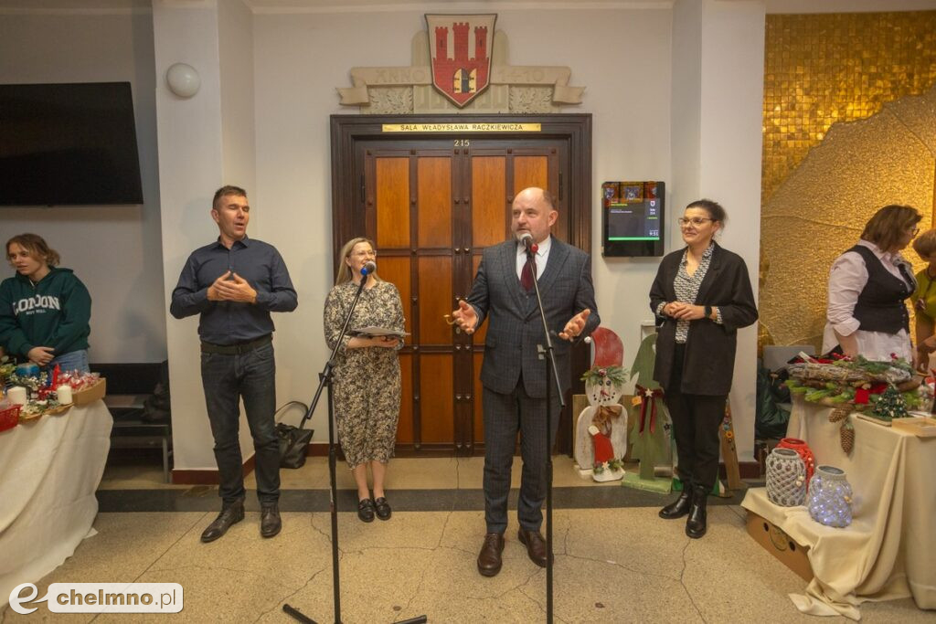 Przedsmak Bożego Narodzenia na wystawie rękodzieła