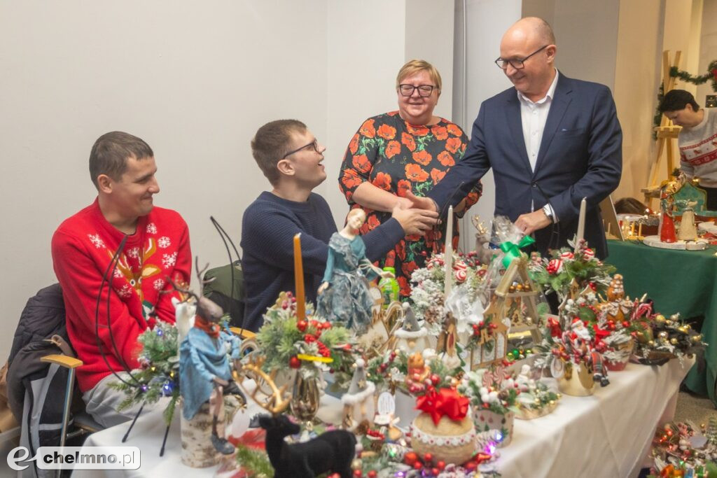 Przedsmak Bożego Narodzenia na wystawie rękodzieła