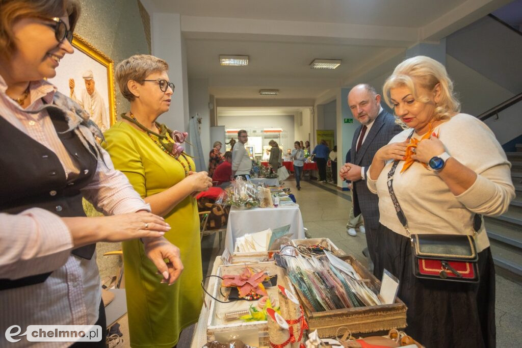 Przedsmak Bożego Narodzenia na wystawie rękodzieła
