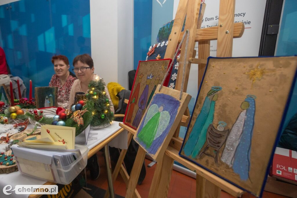 Przedsmak Bożego Narodzenia na wystawie rękodzieła