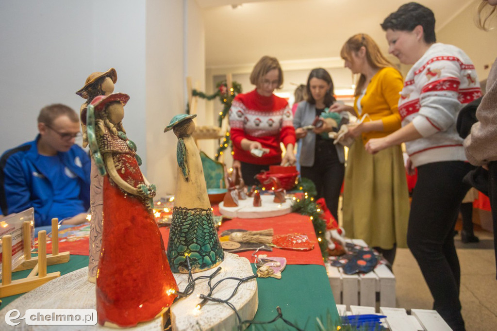Przedsmak Bożego Narodzenia na wystawie rękodzieła