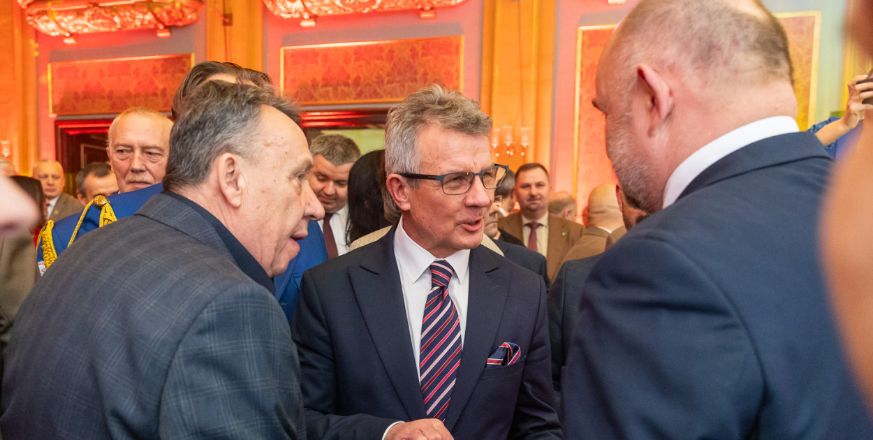 Samorządowcy na spotkaniu świątecznym u Marszałka