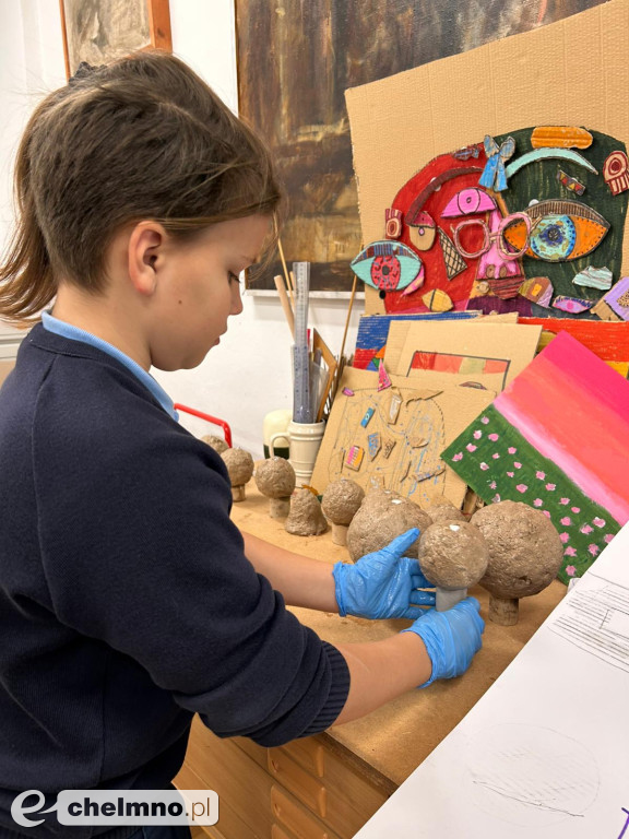 Wykonali ekologiczne ozdoby na warsztatach mâché