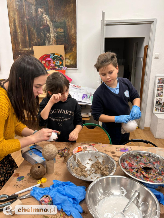 Wykonali ekologiczne ozdoby na warsztatach mâché