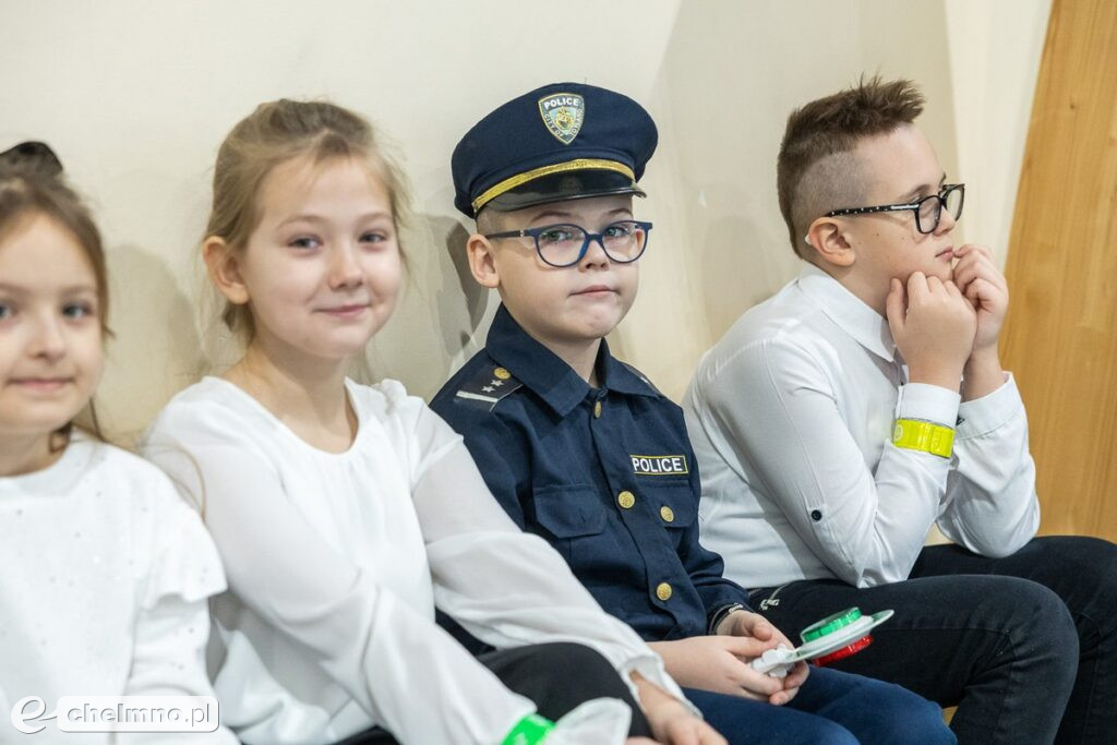 Zmodernizowaną drogą ze Stępowa do granicy województwa