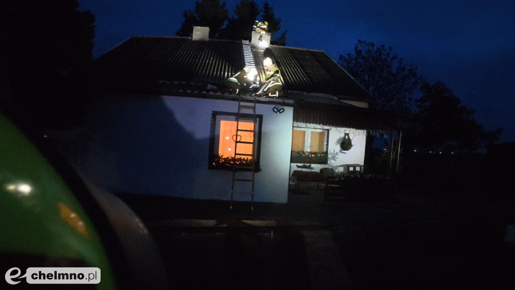 Pożar sadzy w kominie w Bajerzu