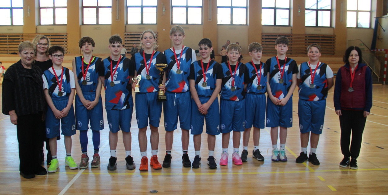 SP 1 Chełmno wygrywa szkolny Memoriał ORZECHA