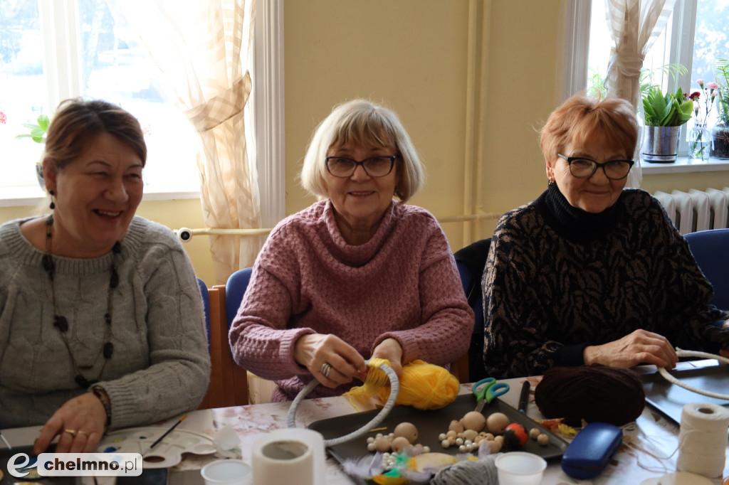 Zajęcia tworzenia łapaczy snów dla seniorów