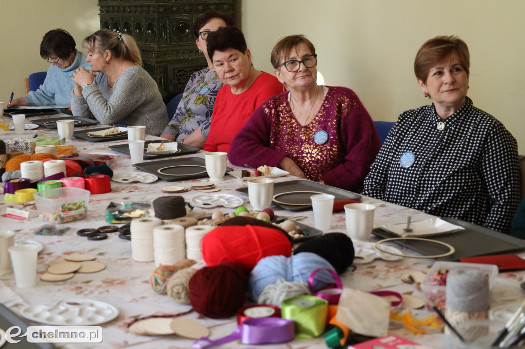 Zajęcia tworzenia łapaczy snów dla seniorów