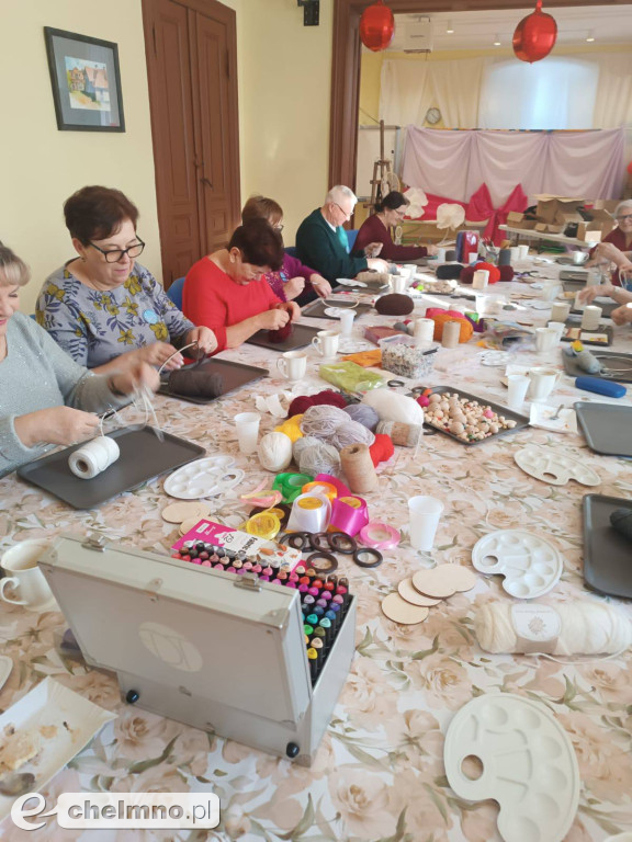 Zajęcia tworzenia łapaczy snów dla seniorów