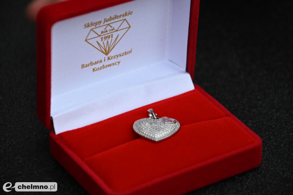 Bursztynowe złote i srebrne serduszka WOŚP wylicytowane