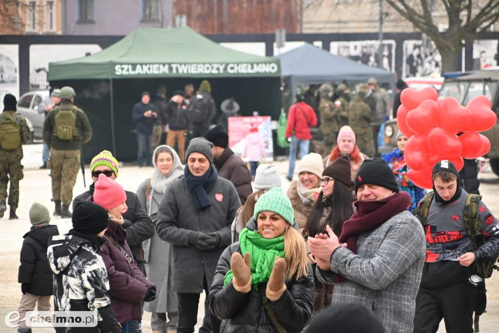 Bursztynowe złote i srebrne serduszka WOŚP wylicytowane
