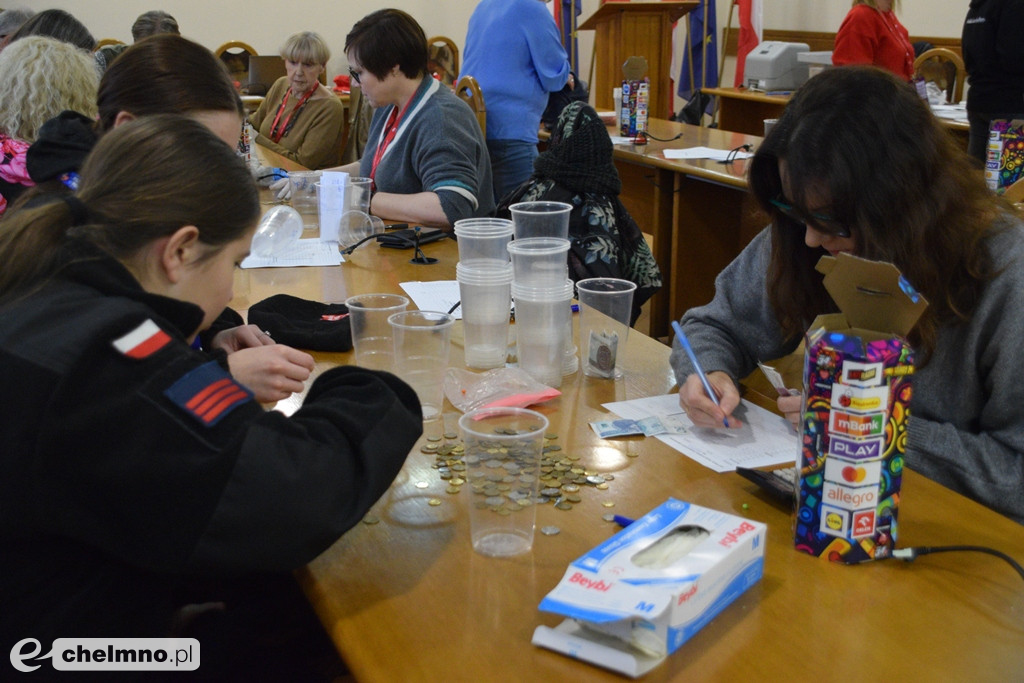 Trwa wielkie liczenie funduszy zbieranych dla WOŚP
