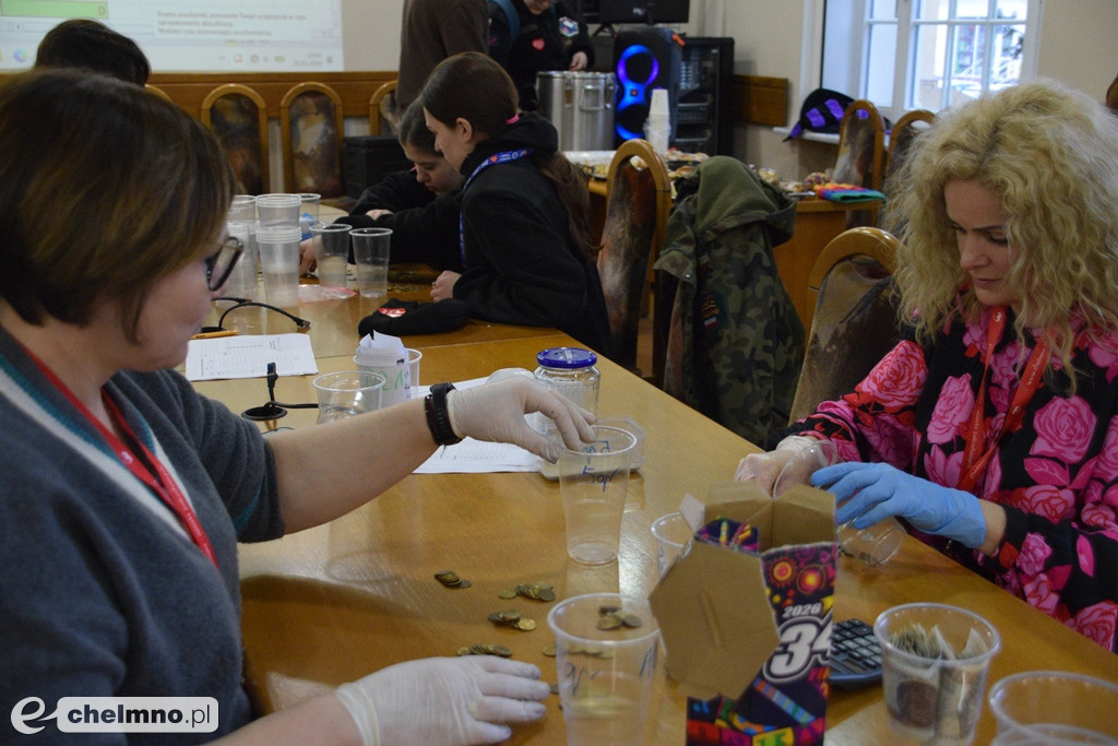 Trwa wielkie liczenie funduszy zbieranych dla WOŚP