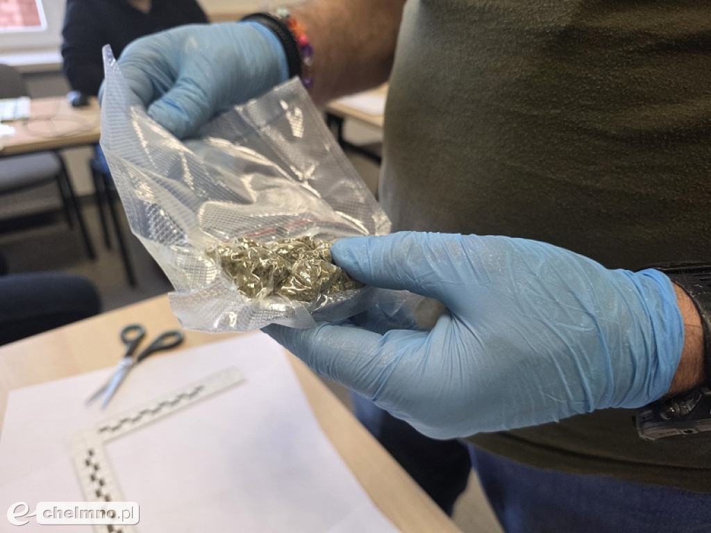 Nielegalne przesyłki z narkotykami trafiały do paczkomatów