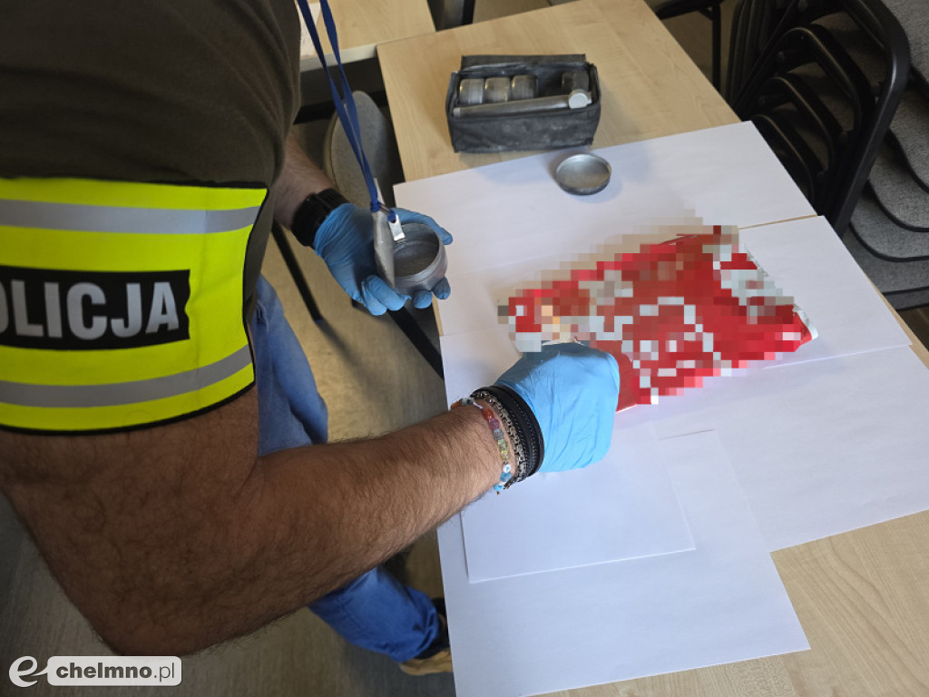 Nielegalne przesyłki z narkotykami trafiały do paczkomatów