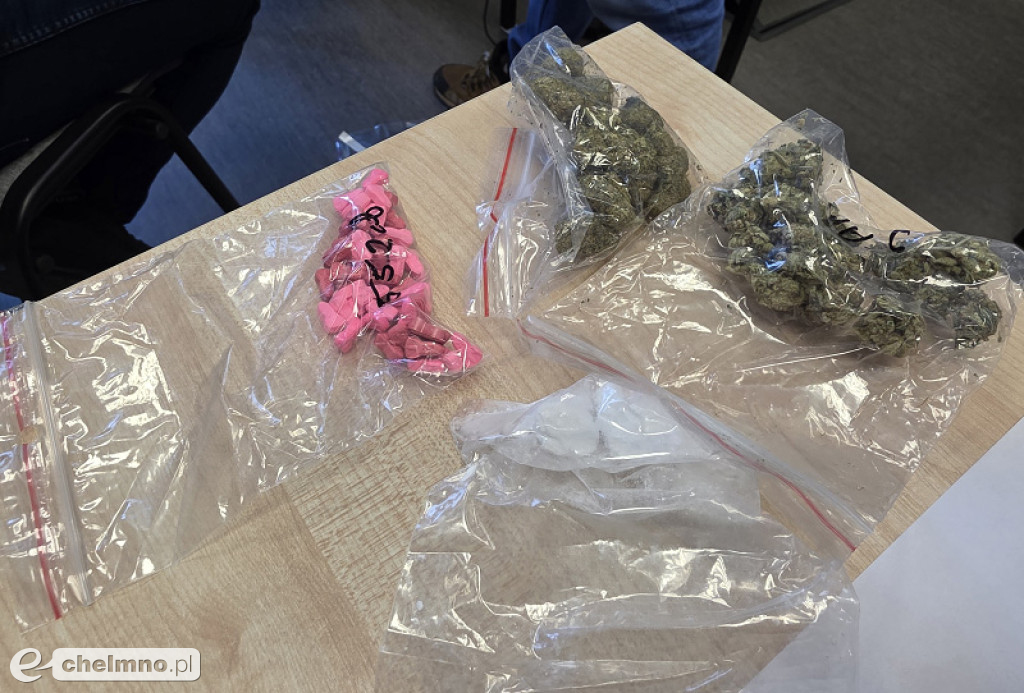 Nielegalne przesyłki z narkotykami trafiały do paczkomatów