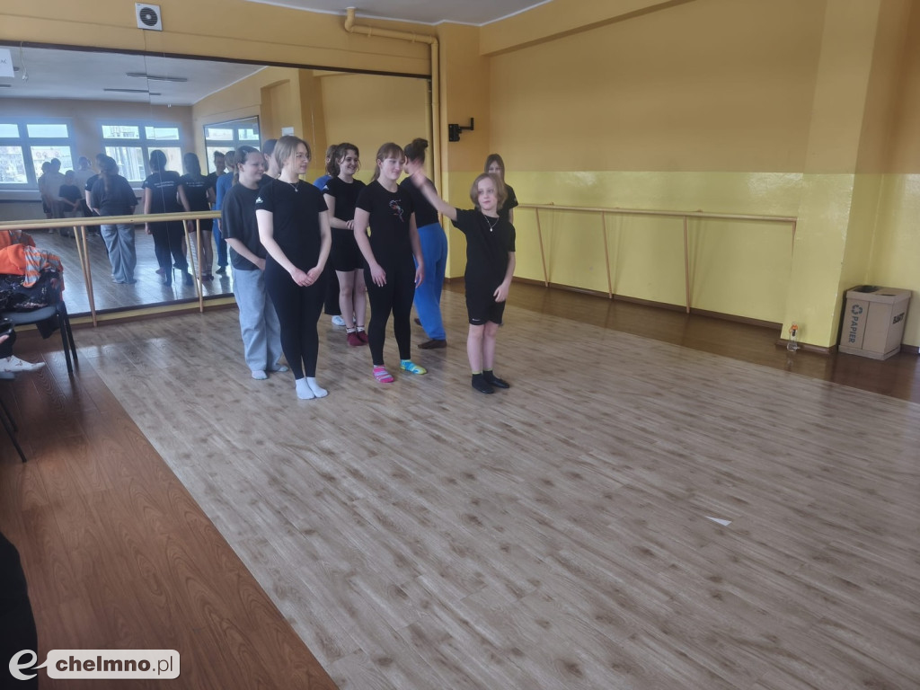 Warsztaty teatru tańca w projekcie Artystyczny Klub Młodzieżowy