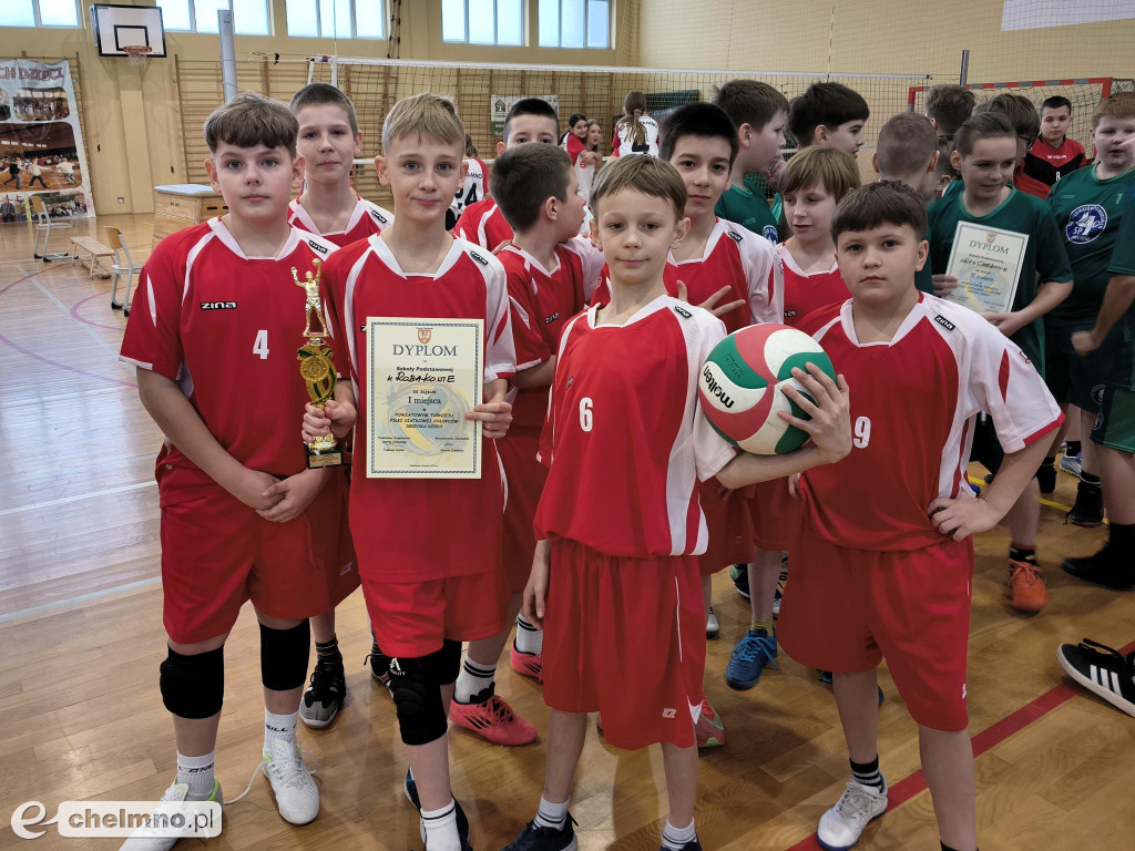 „Igrzyska Dzieci”. Cały powiat grał w siatkówkę w Stolnie!