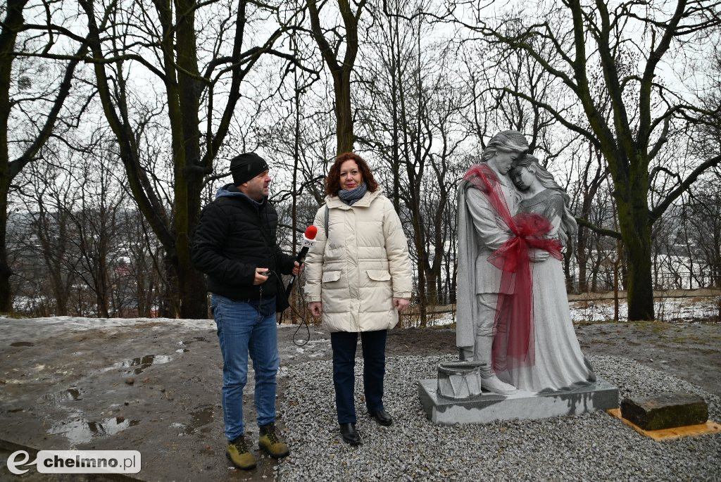 Odsłonięcie pomnika zakochanych Krystyny i Kaspra