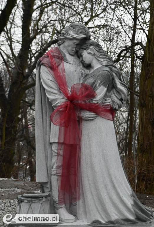 Odsłonięcie pomnika zakochanych Krystyny i Kaspra