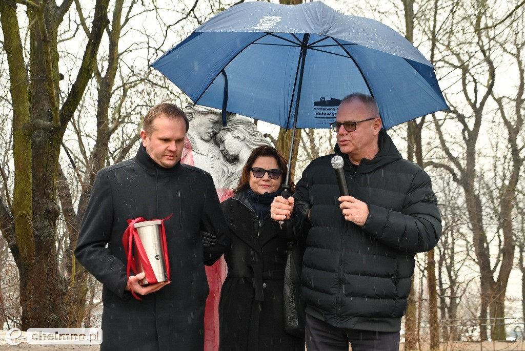 Odsłonięcie pomnika zakochanych Krystyny i Kaspra