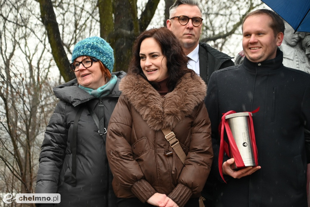 Odsłonięcie pomnika zakochanych Krystyny i Kaspra