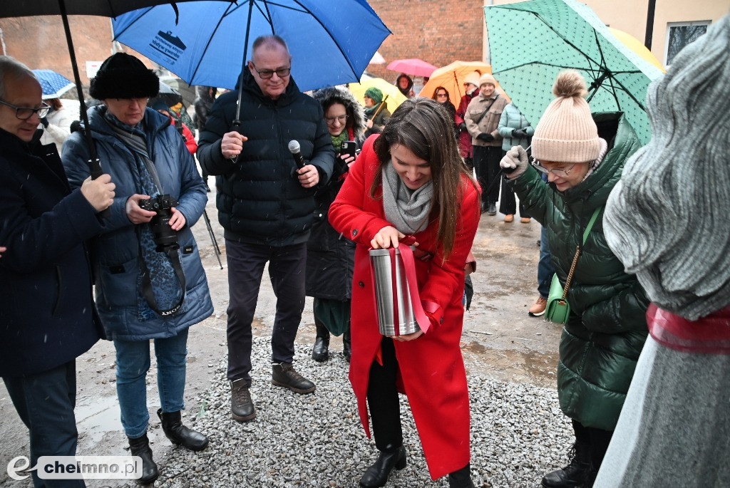 Odsłonięcie pomnika zakochanych Krystyny i Kaspra