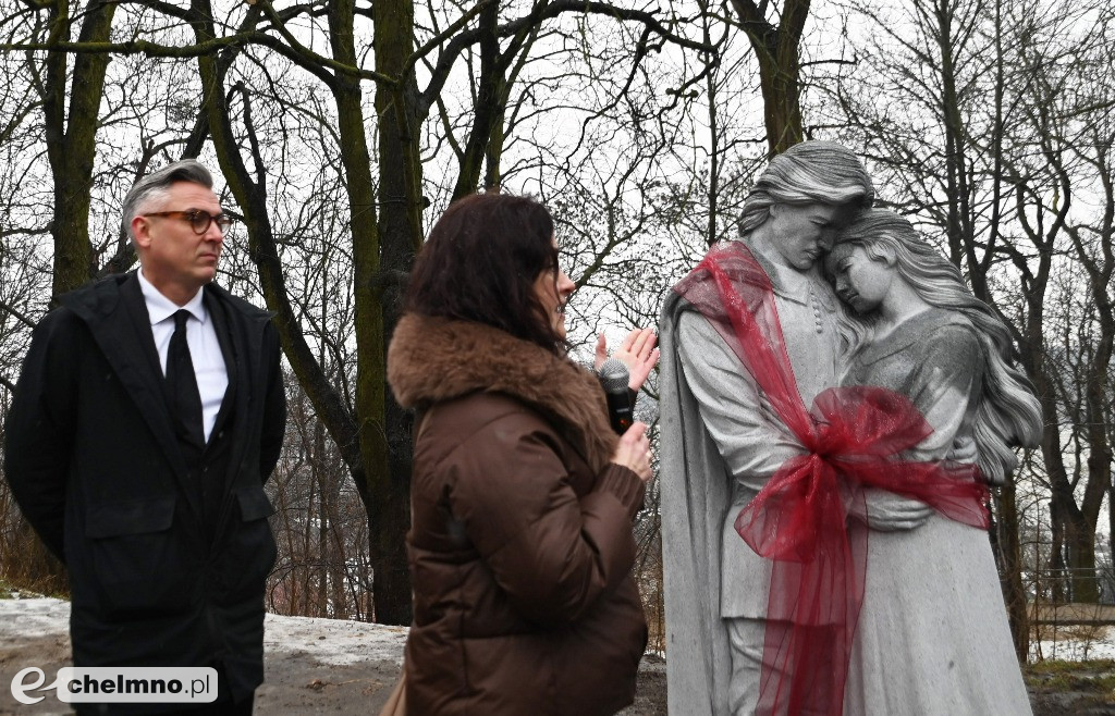 Odsłonięcie pomnika zakochanych Krystyny i Kaspra