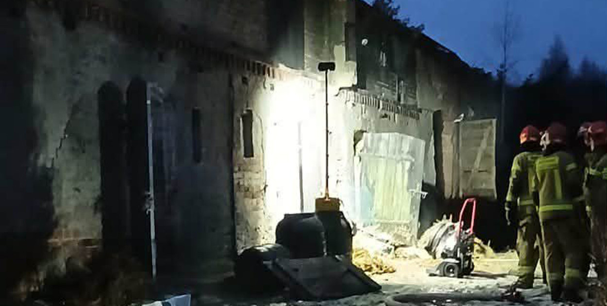 Strażacy walczą z podtopieniami