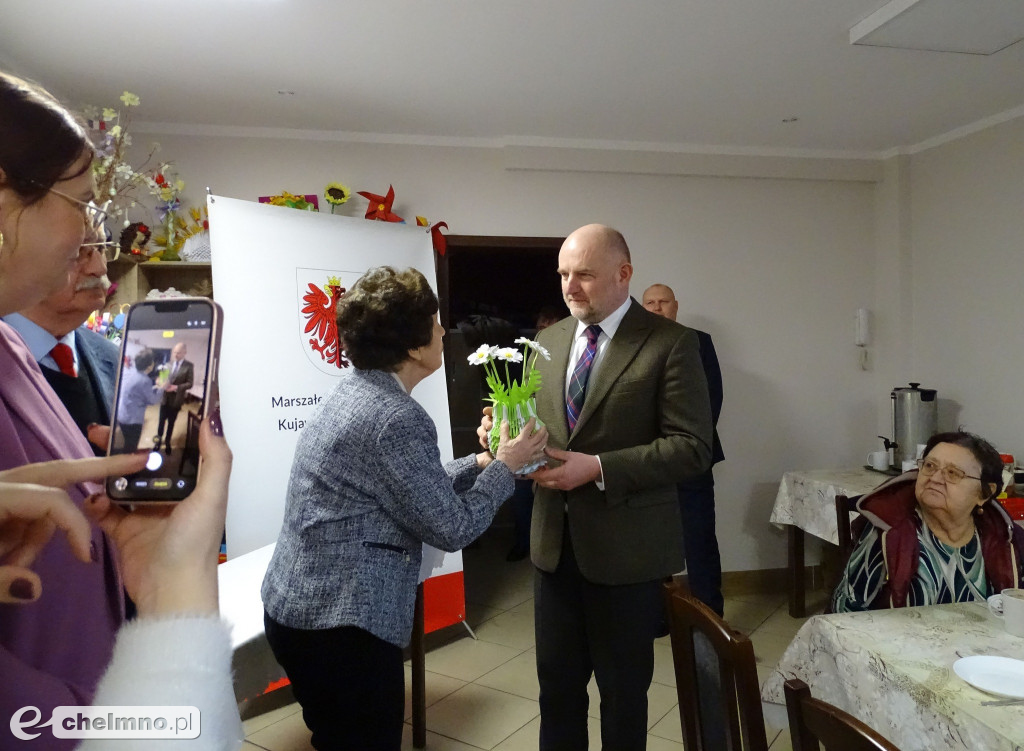 Czujki czadu dla seniorów z Domu Pomocy w Chełmnie